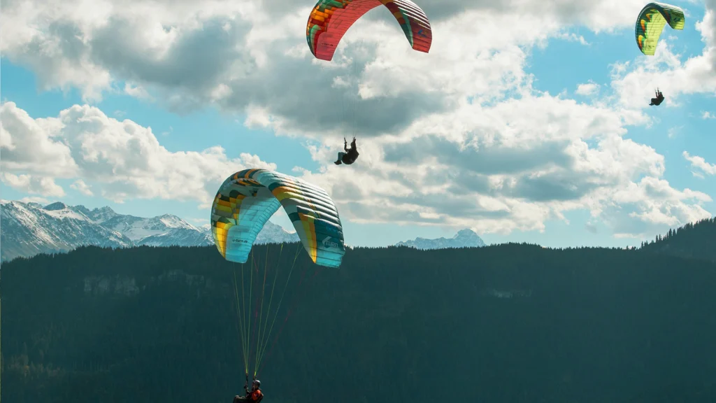 Pregătire practică în cadrul școlii de zbor cu parapanta ECO-S Paragliding, Brașov