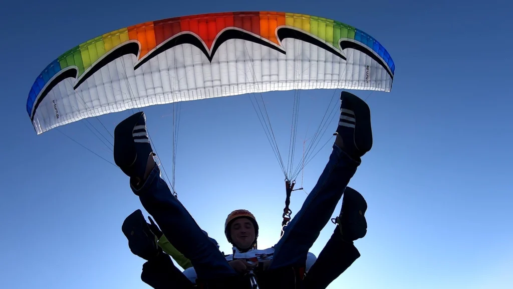 Pregătire practică în cadrul școlii de zbor cu parapanta ECO-S Paragliding, Brașov