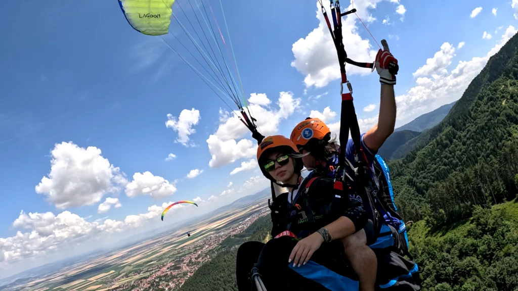 Zbor cu parapanta în tandem de la Bunloc, Săcele, Brașov